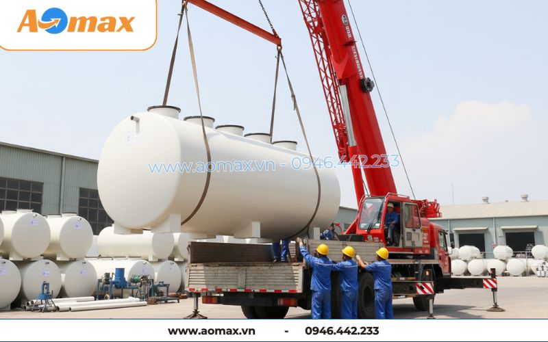 Các kỹ sư vận chuyển hệ thống xử lý nước thải tại chỗ 12m3/ngày lên xe