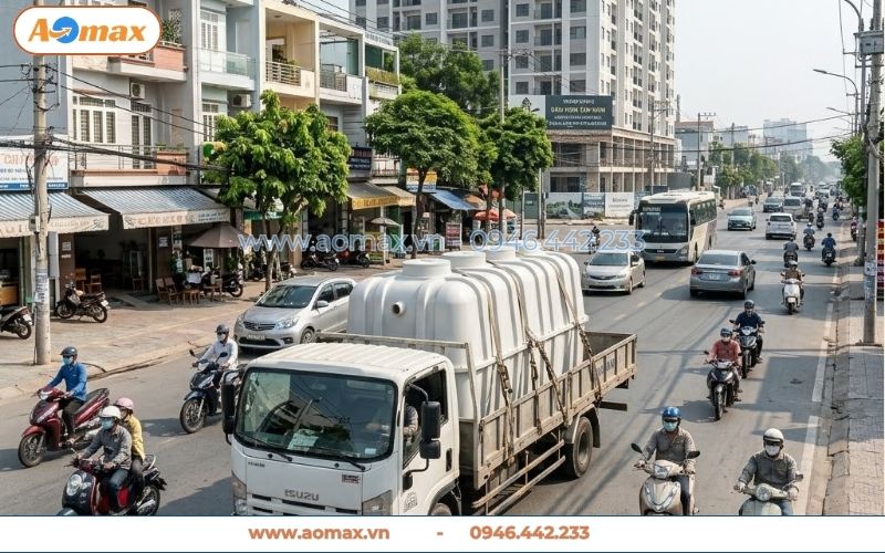 Xe tải vận chuyển bể tự hoại Composite 6m3 giao cho khách hàng