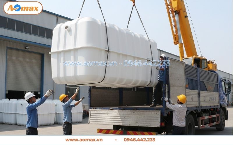 Quá trình bốc xếp an toàn bể tự hoại Composite 9m3 lên xe