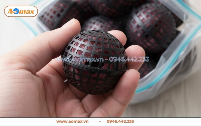 Giá thể vi sinh dạng cầu D100 màu đen nhựa PP nguyên sinh cao cấp.