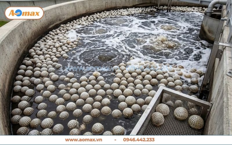 Dùng giá thể vi sinh dạng cầu D100 cho nước thải sinh hoạt.