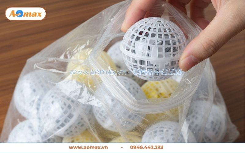 Giá thể vi sinh dạng cầu D100 giúp tăng hiệu suất xử lý BOD COD.